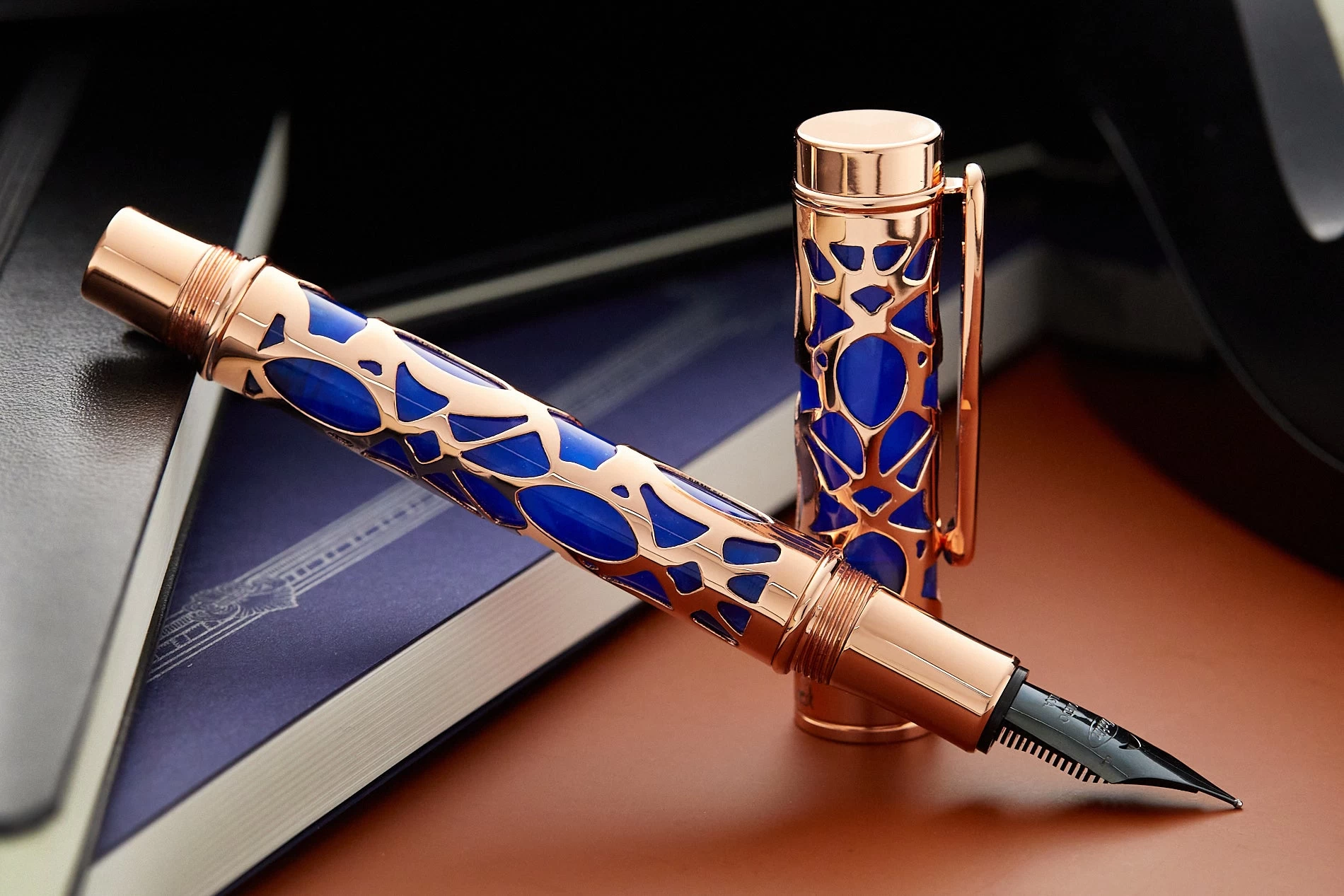 Conklin Endura Deco Crest Fountain Pen - Blue 10 Conklin Endura Deco Crest Fountain Pen - Blue - Image 8