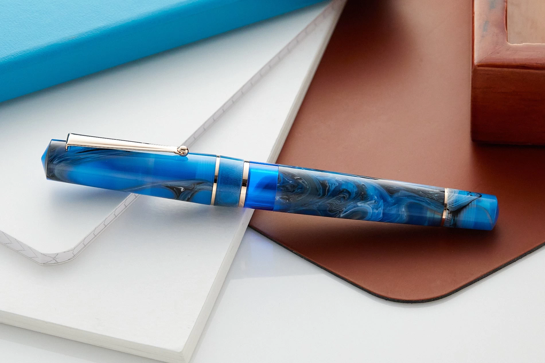 Delta Duna Fountain Pen - Oasis Blue 9 Delta Duna Fountain Pen - Oasis Blue - Image 7