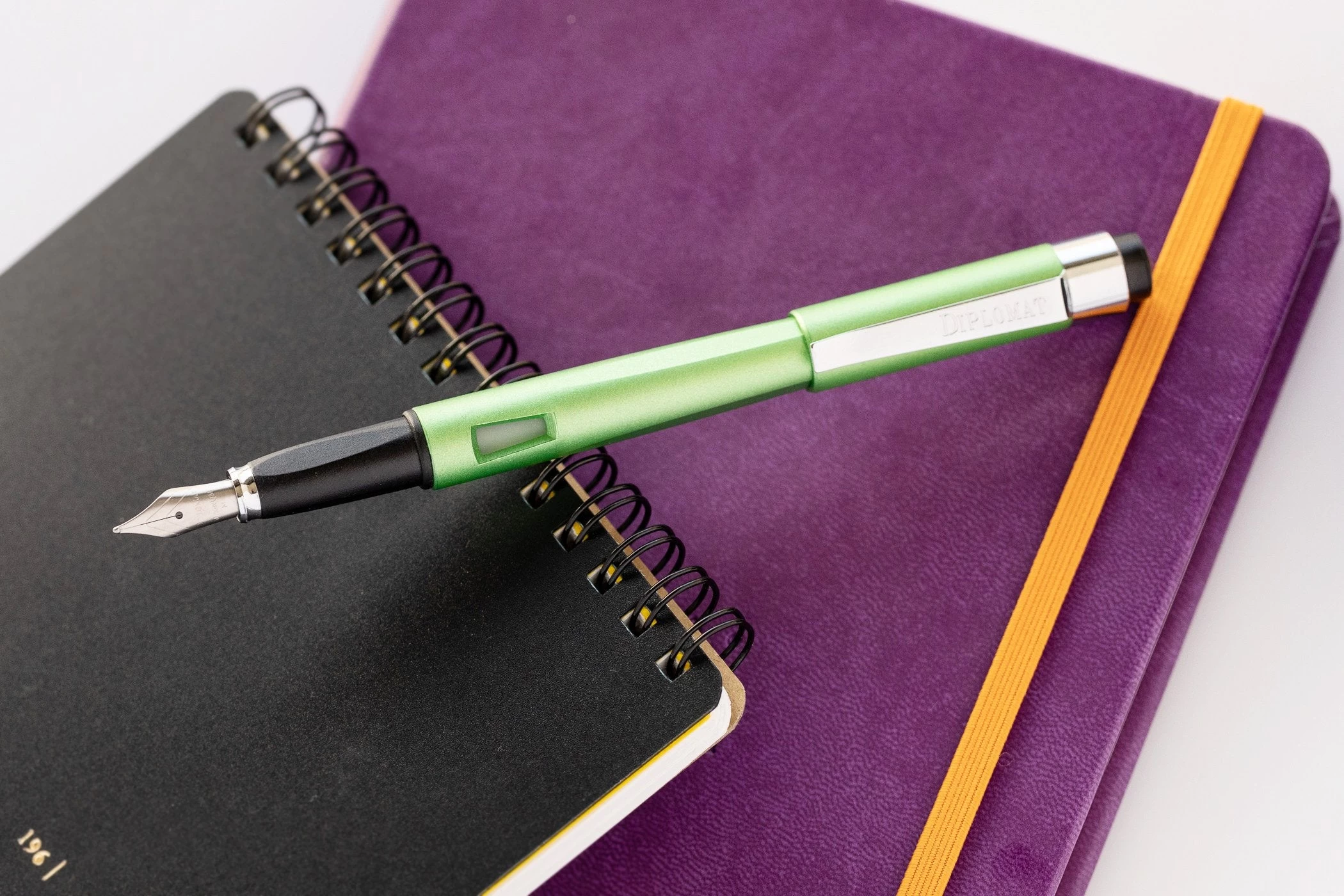 Diplomat Magnum Fountain Pen - Lime Green 8 Diplomat Magnum Fountain Pen - Lime Green - Image 6