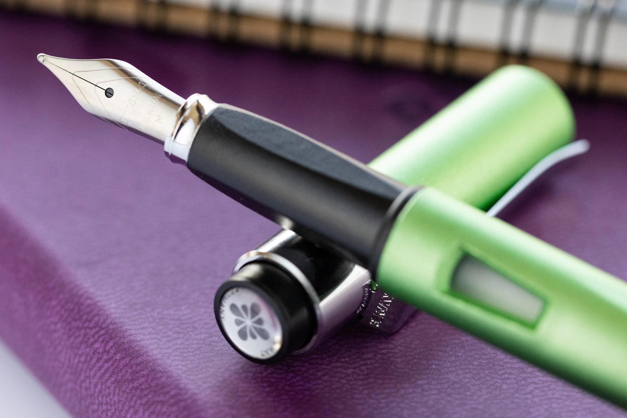 Diplomat Magnum Fountain Pen - Lime Green 11 Diplomat Magnum Fountain Pen - Lime Green - Image 9