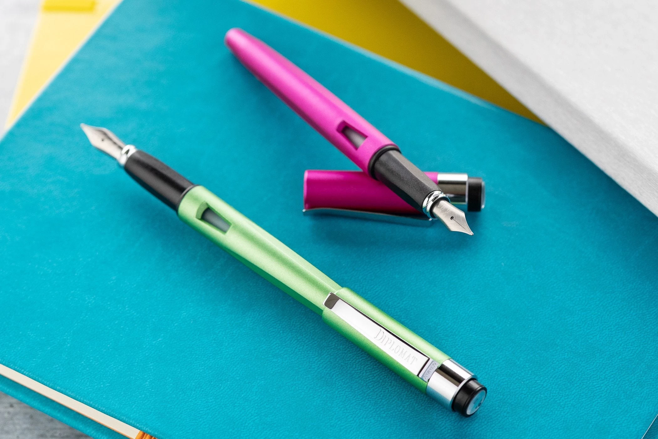 Diplomat Magnum Fountain Pen - Lime Green 14 Diplomat Magnum Fountain Pen - Lime Green - Image 12