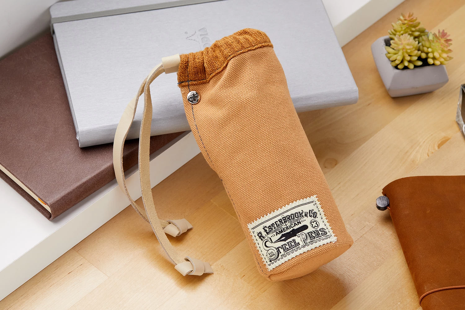 Esterbrook 2GO Pen Cup - Tan 7 Esterbrook 2GO Pen Cup - Tan - Image 5