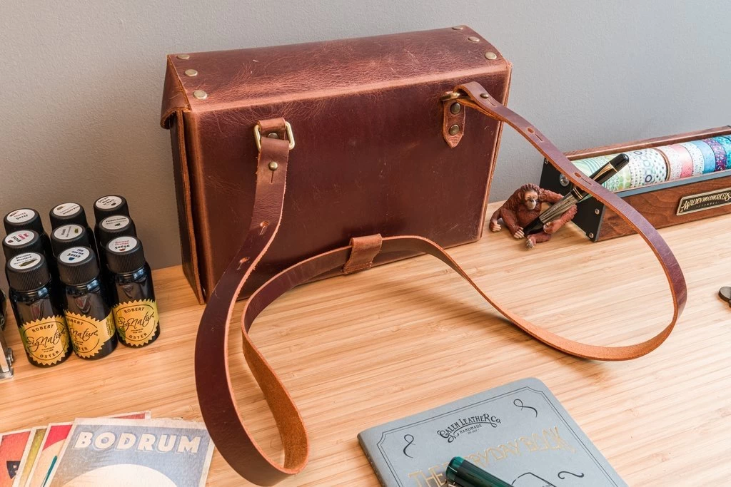 Galen Leather Writer's Medic Bag - Crazy Horse Tan 17 Galen Leather Writer's Medic Bag - Crazy Horse Tan - Image 15