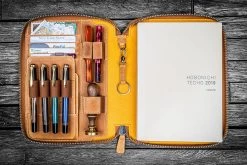 Galen Leather Zippered A5 Notebook Folio - Crazy Horse Honey Ochre -Office Tools GalenLeather A5NotebookFolio CrazyHorse HoneyOchre stock 1