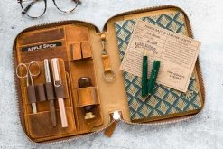 Galen Leather Zippered A5 Notebook Folio - Crazy Horse Brown 20 Galen Leather Zippered A5 Notebook Folio - Crazy Horse Brown -Office Tools GalenLeather NotebookFolio A5 CrazyHorseBrown 1