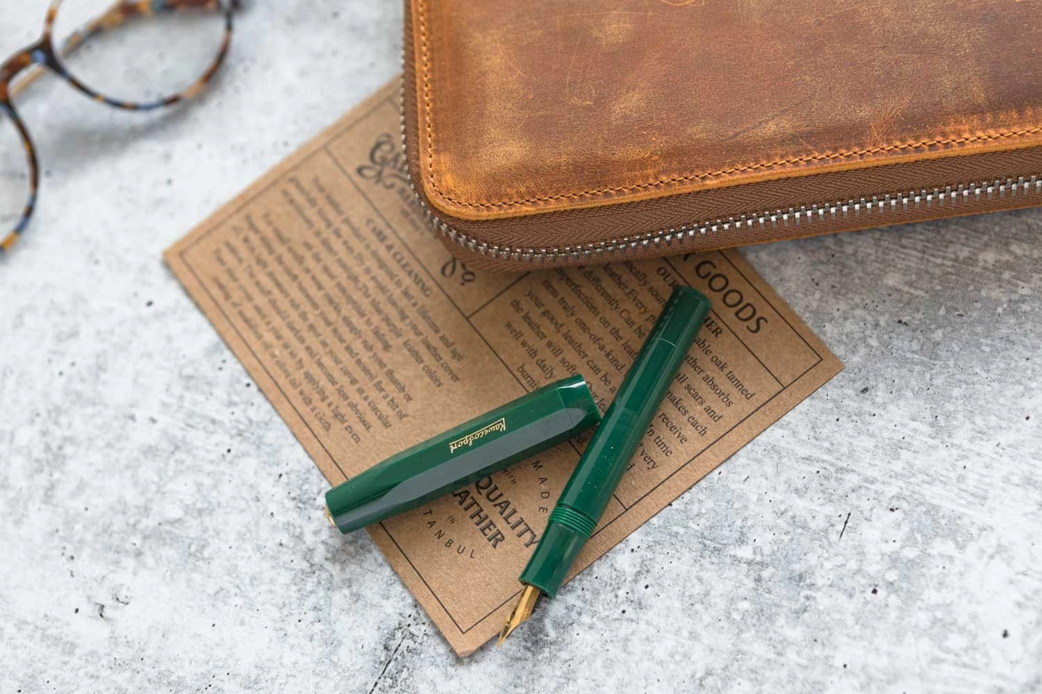 Galen Leather Zippered A5 Notebook Folio - Crazy Horse Brown 11 Galen Leather Zippered A5 Notebook Folio - Crazy Horse Brown - Image 9