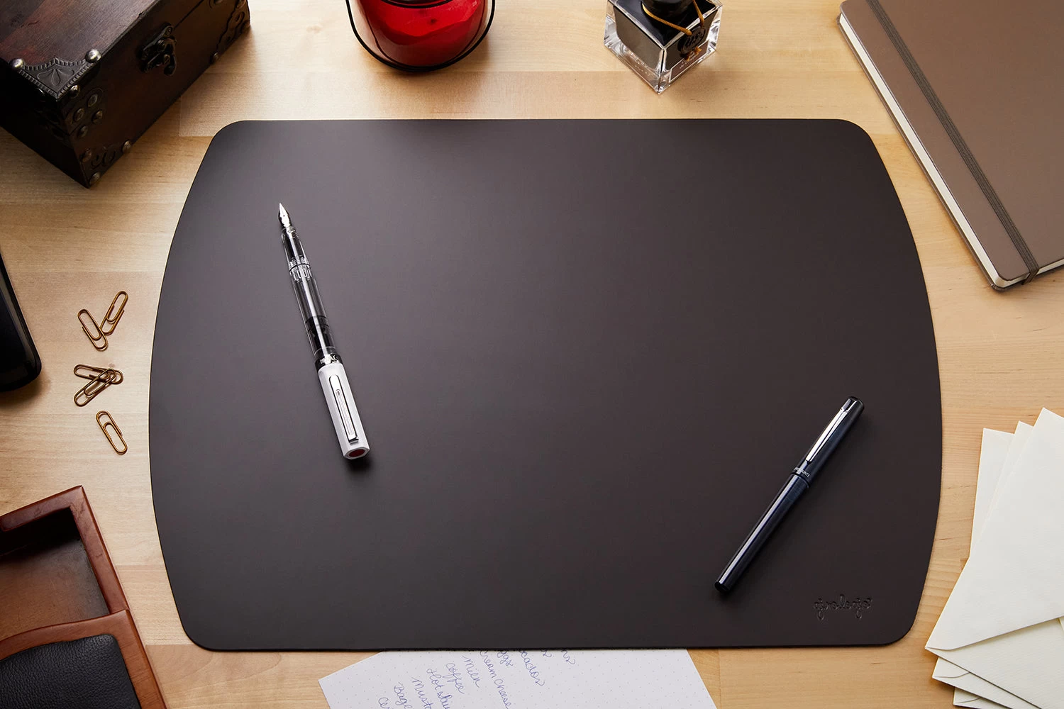 Girologio Writing Mat - Dark Brown 3 Girologio Writing Mat - Dark Brown