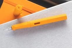 LAMY Safari Fountain Pen - Mango (special Edition) -Office Tools Lamy Safari Candy Mango SE2020 4