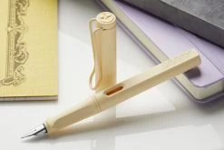 LAMY Safari Fountain Pen - Cream (special Edition) -Office Tools Lamy Safari SE Cream 3