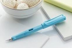 LAMY Safari Fountain Pen - Aquasky (special Edition) -Office Tools Lamy Safari deelite Aquasky 2