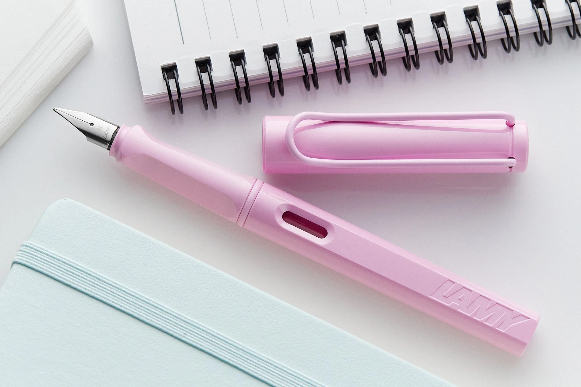 LAMY Safari Fountain Pen - Lightrose (special Edition) 10 LAMY Safari Fountain Pen - Lightrose (special Edition) - Image 8