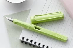 LAMY Safari Fountain Pen - Springgreen (special Edition) -Office Tools Lamy Safari deelite Springgreen 4