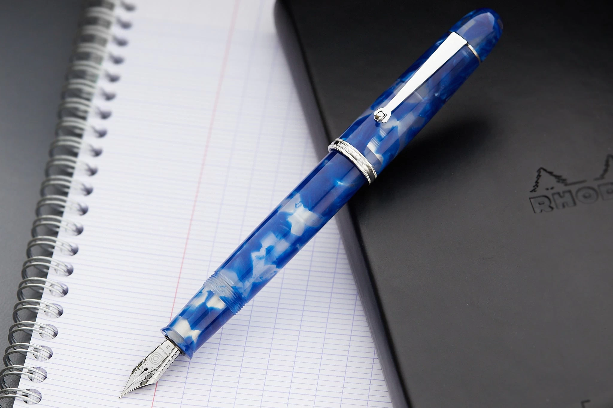 Penlux Masterpiece Grande Fountain Pen - Koi Blue & White 8 Penlux Masterpiece Grande Fountain Pen - Koi Blue & White - Image 6