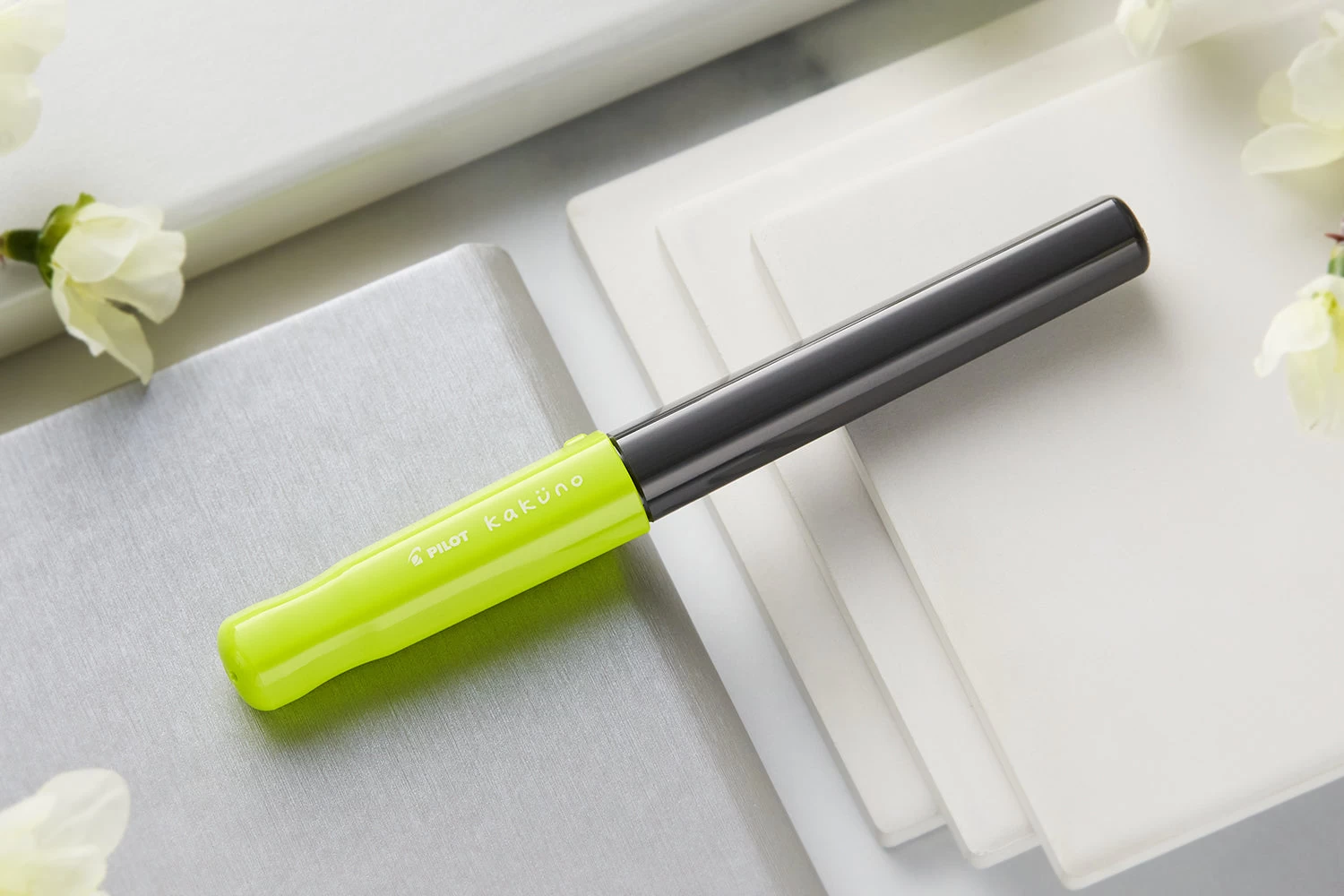 Pilot Kakuno Fountain Pen - Lime Green/Gray 8 Pilot Kakuno Fountain Pen - Lime Green/Gray - Image 6