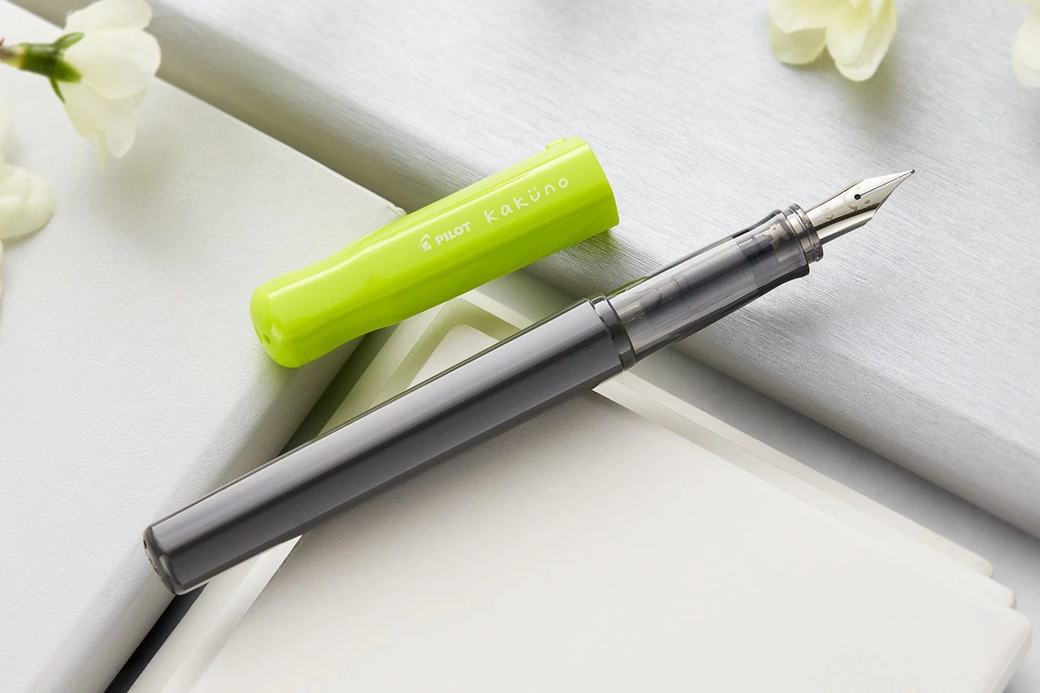 Pilot Kakuno Fountain Pen - Lime Green/Gray 9 Pilot Kakuno Fountain Pen - Lime Green/Gray - Image 7