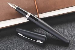 Fountain Pen First-Timer Package Set 15 Fountain Pen First-Timer Package Set -Office Tools Pilot Metropolitan Black Plain 7 e5a4088d 53ec 4e1b 853f 301ba31540ea