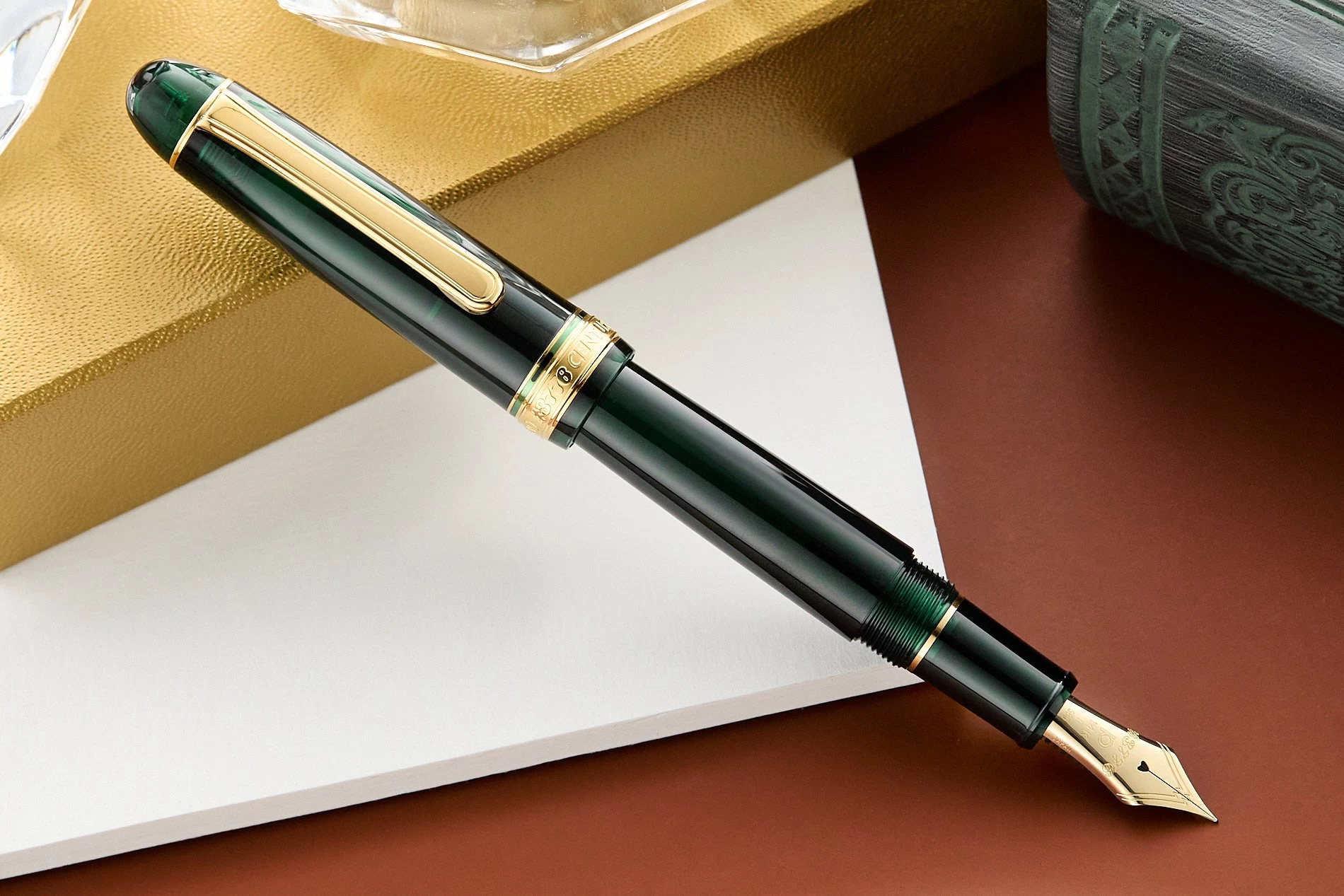 Platinum #3776 Century Fountain Pen - Laurel Green/Gold 9 Platinum #3776 Century Fountain Pen - Laurel Green/Gold - Image 7