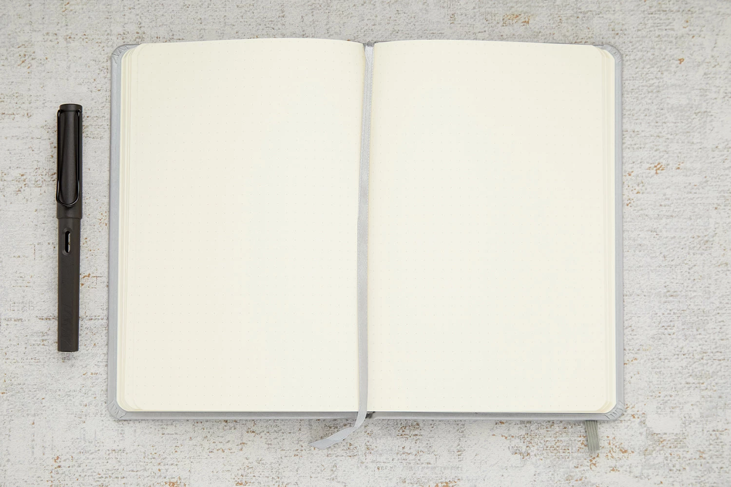 Rhodia A5 Webnotebook - Silver, Dot Grid 4 Rhodia A5 Webnotebook - Silver, Dot Grid - Image 2