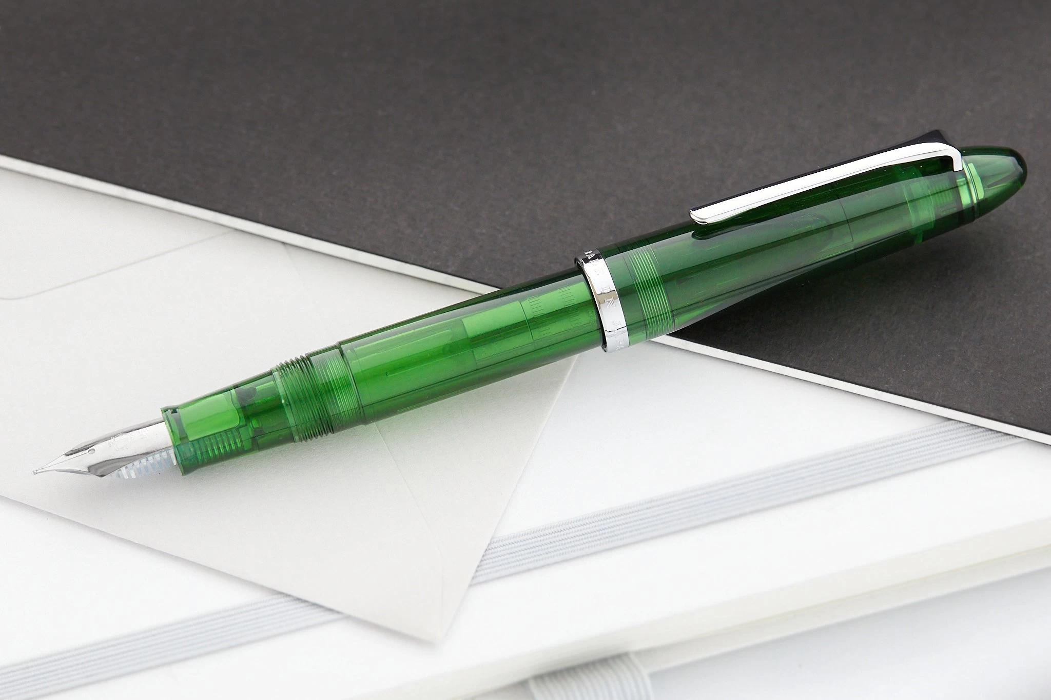 Sailor Compass 1911 Fountain Pen - Transparent Green 8 Sailor Compass 1911 Fountain Pen - Transparent Green - Image 6