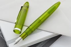 Sailor Compass 1911 Fountain Pen - Transparent Olive -Office Tools Sailor 1911 Compass OliveDemo 3