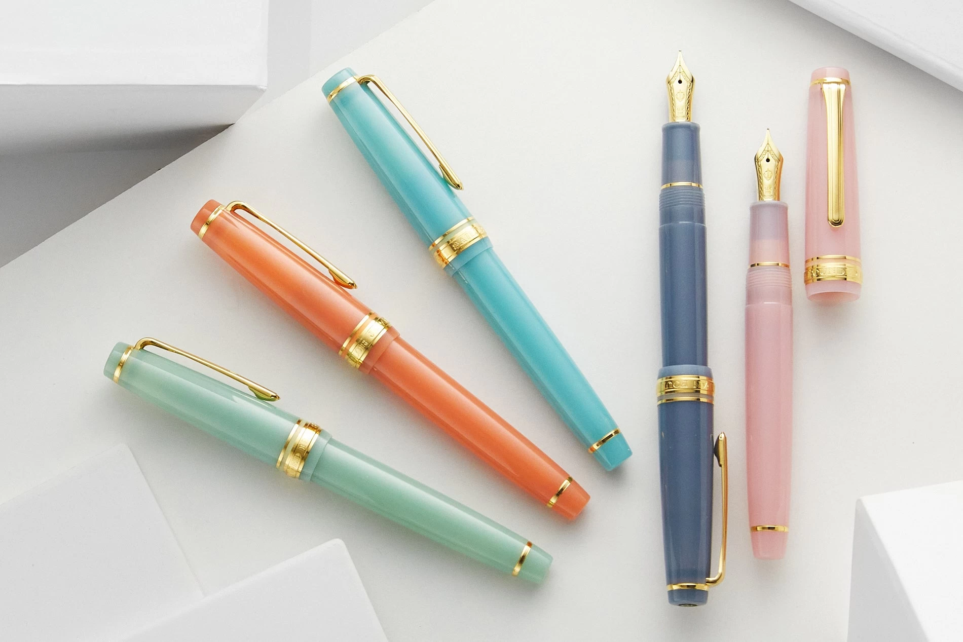 Sailor Pro Gear Slim Fountain Pen - Momo (Limited Production) 8 Sailor Pro Gear Slim Fountain Pen - Momo (Limited Production) - Image 6