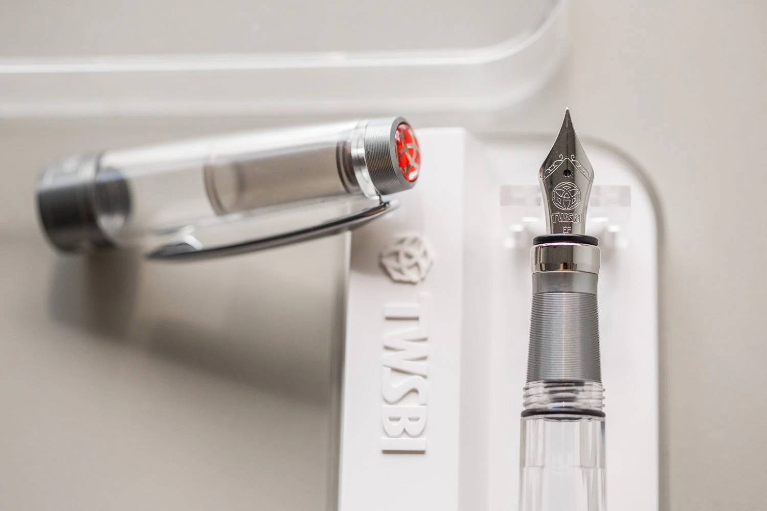 TWSBI Diamond 580ALR Fountain Pen - Nickel Gray 11 TWSBI Diamond 580ALR Fountain Pen - Nickel Gray - Image 9