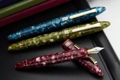 Tibaldi Bononia Fountain Pen - Pomegranate (Limited Edition) 17 Tibaldi Bononia Fountain Pen - Pomegranate (Limited Edition) -Office Tools Tibaldi Bononia Vintage Honeycomb MarduNord Pomegranate group 2