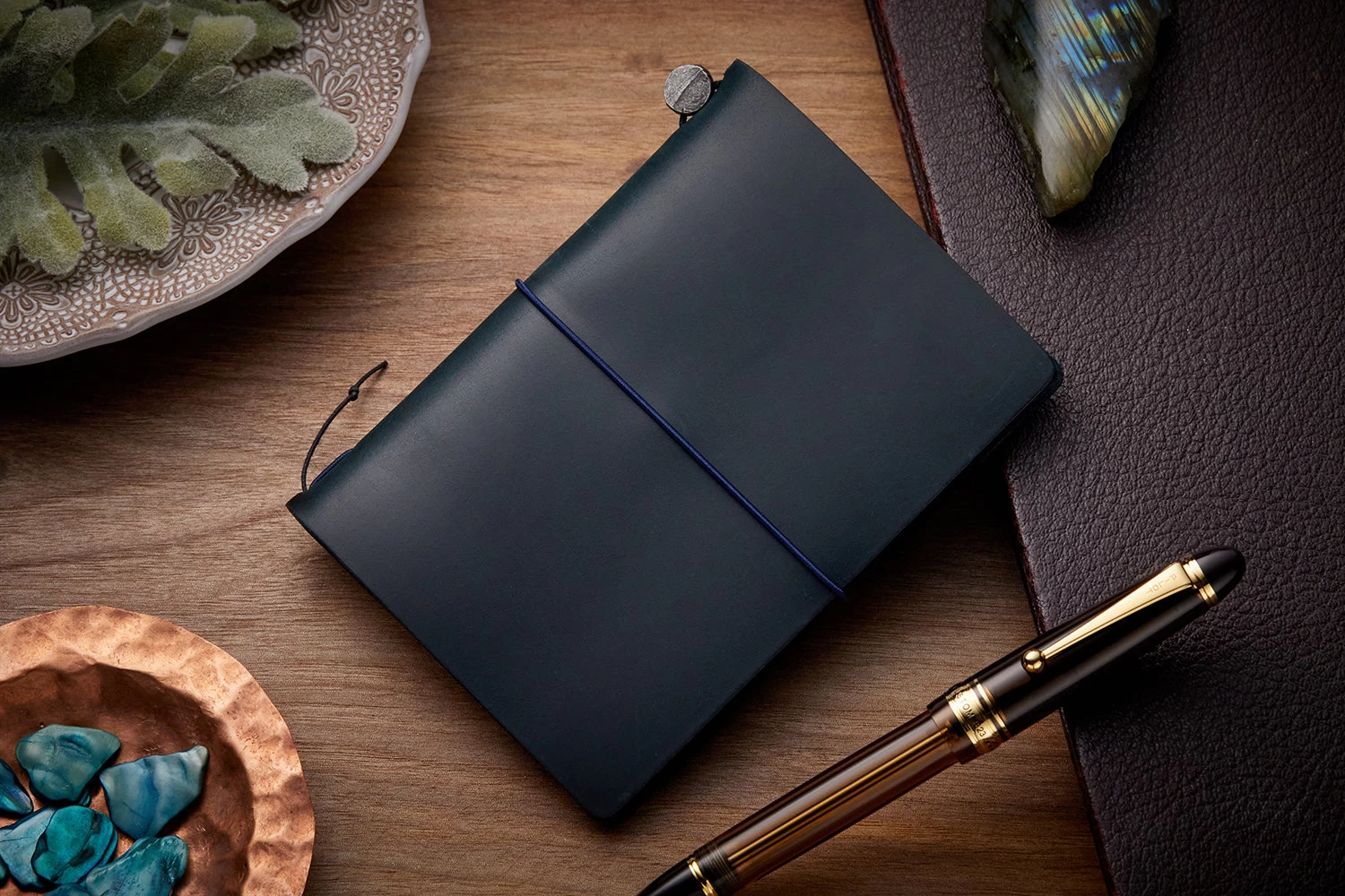 Traveler's Notebook - Blue (Passport) 9 Traveler's Notebook - Blue (Passport) - Image 7